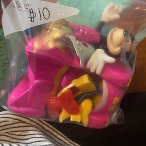 Minnie Mouse dress and snap